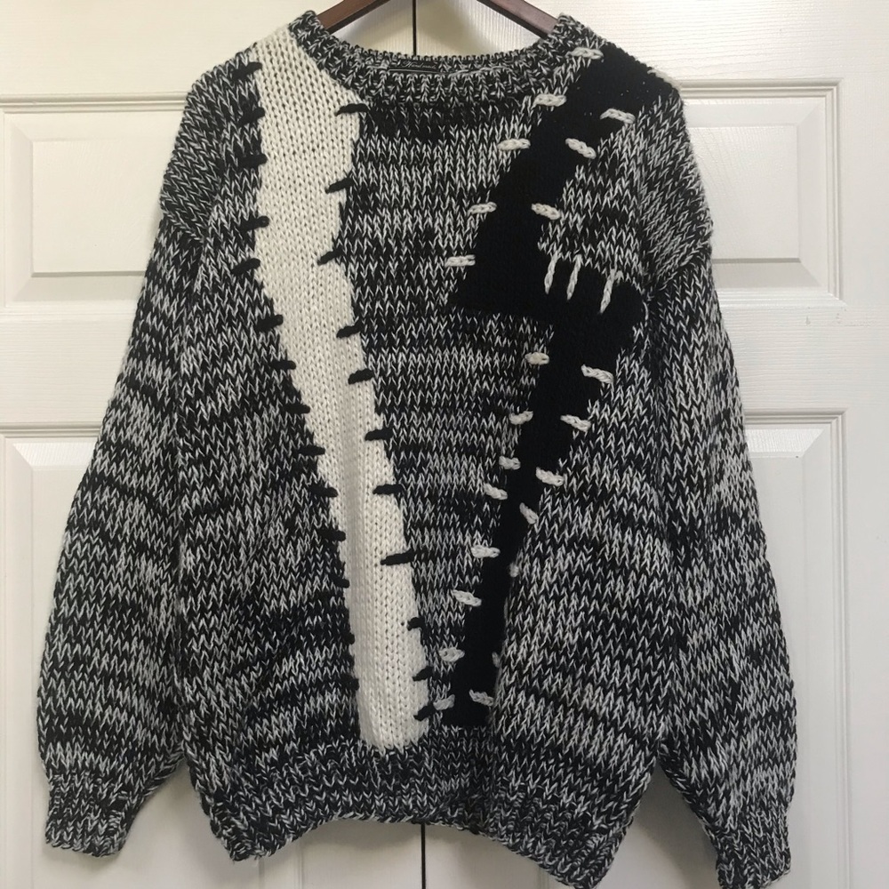 Vintage Women’s Pullover L-M Oversized PETER ENGLAND Black and White Sweater